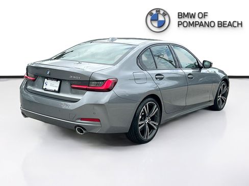 Used 2023 BMW 330i Sedan w/ Driving Assistance Package RWD image 7