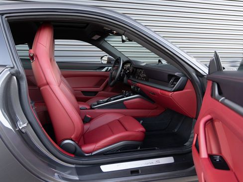 Certified 2021 Porsche 911 Carrera S RWD image 28