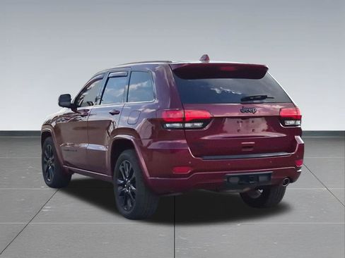 Used 2017 Jeep Grand Cherokee Altitude AWD/4WD image 4