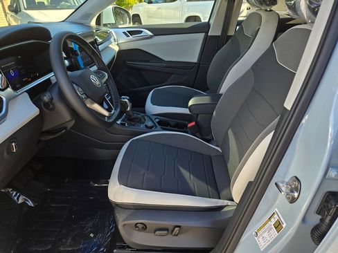 New 2026 Volkswagen Taos SE AWD/4WD image 6