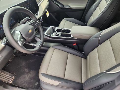 New 2026 Chevrolet Equinox LT w/ Convenience Package II image 11