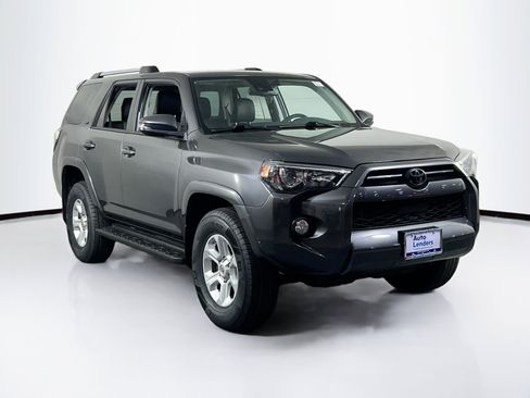 Used 2020 Toyota 4Runner SR5 Premium image 3