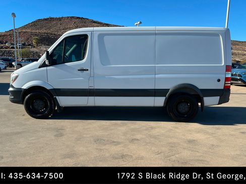 Used 2016 Mercedes-Benz Sprinter 2500 image 2