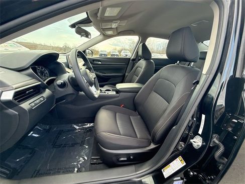 Used 2024 Nissan Altima 2.5 SV image 16