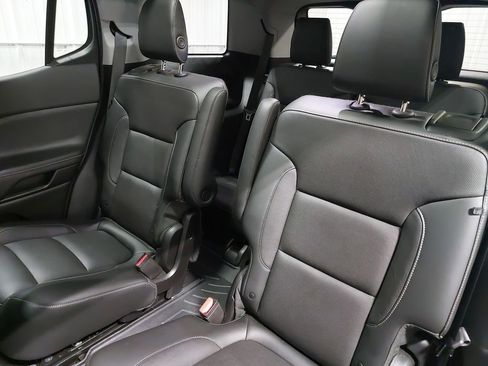 Used 2019 GMC Acadia SLT image 16