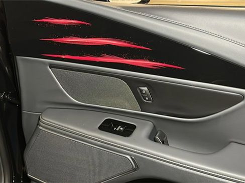 New 2026 Lincoln Nautilus Premier image 7