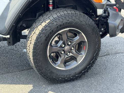 Used 2022 Jeep Gladiator Rubicon w/ Cold Weather Group image 14