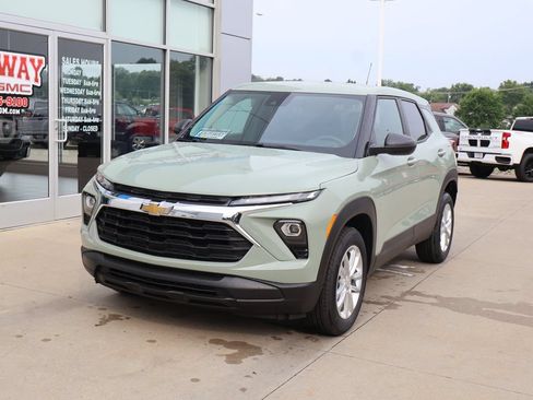 New 2026 Chevrolet TrailBlazer LS w/ LS Convenience Package AWD/4WD image 6