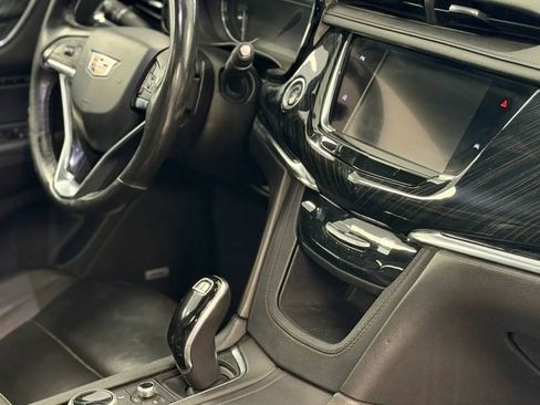 Used 2020 Cadillac XT6 Premium Luxury AWD/4WD image 12