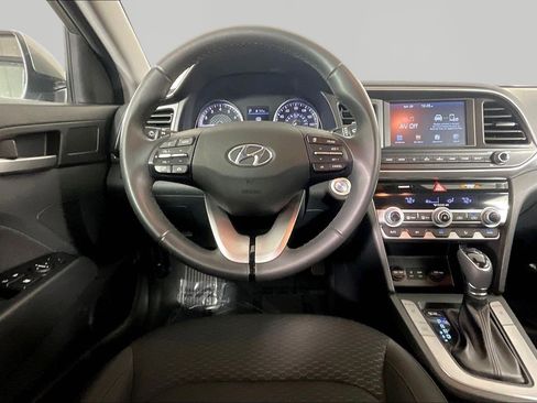 Used 2020 Hyundai Elantra Value Edition w/ Winter Weather Package FWD image 8