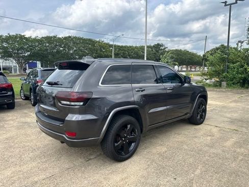 Used 2015 Jeep Grand Cherokee Altitude AWD/4WD image 5