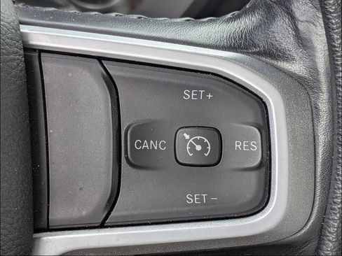 Used 2020 RAM 1500 Big Horn AWD/4WD image 30