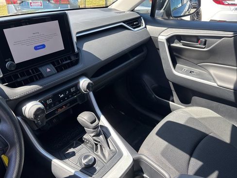 Used 2025 Toyota RAV4 LE AWD/4WD image 20