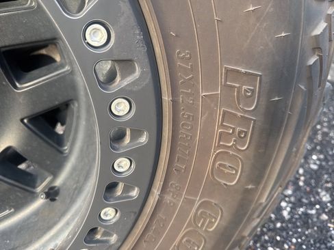 Used 2023 Jeep Gladiator Rubicon w/ Cold Weather Group image 5