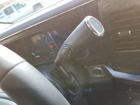 Used 2025 Ford F350 Lariat image 15