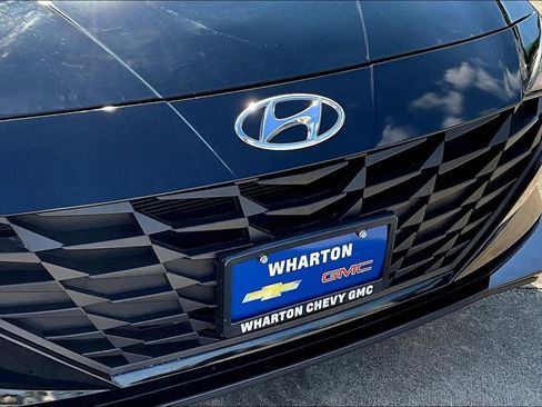 Used 2021 Hyundai Elantra SE FWD image 30