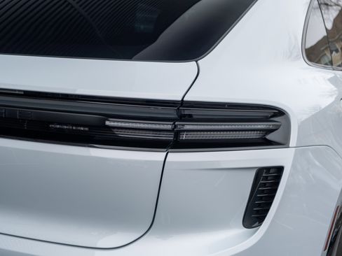 Certified 2025 Porsche Macan Turbo Electric image 57