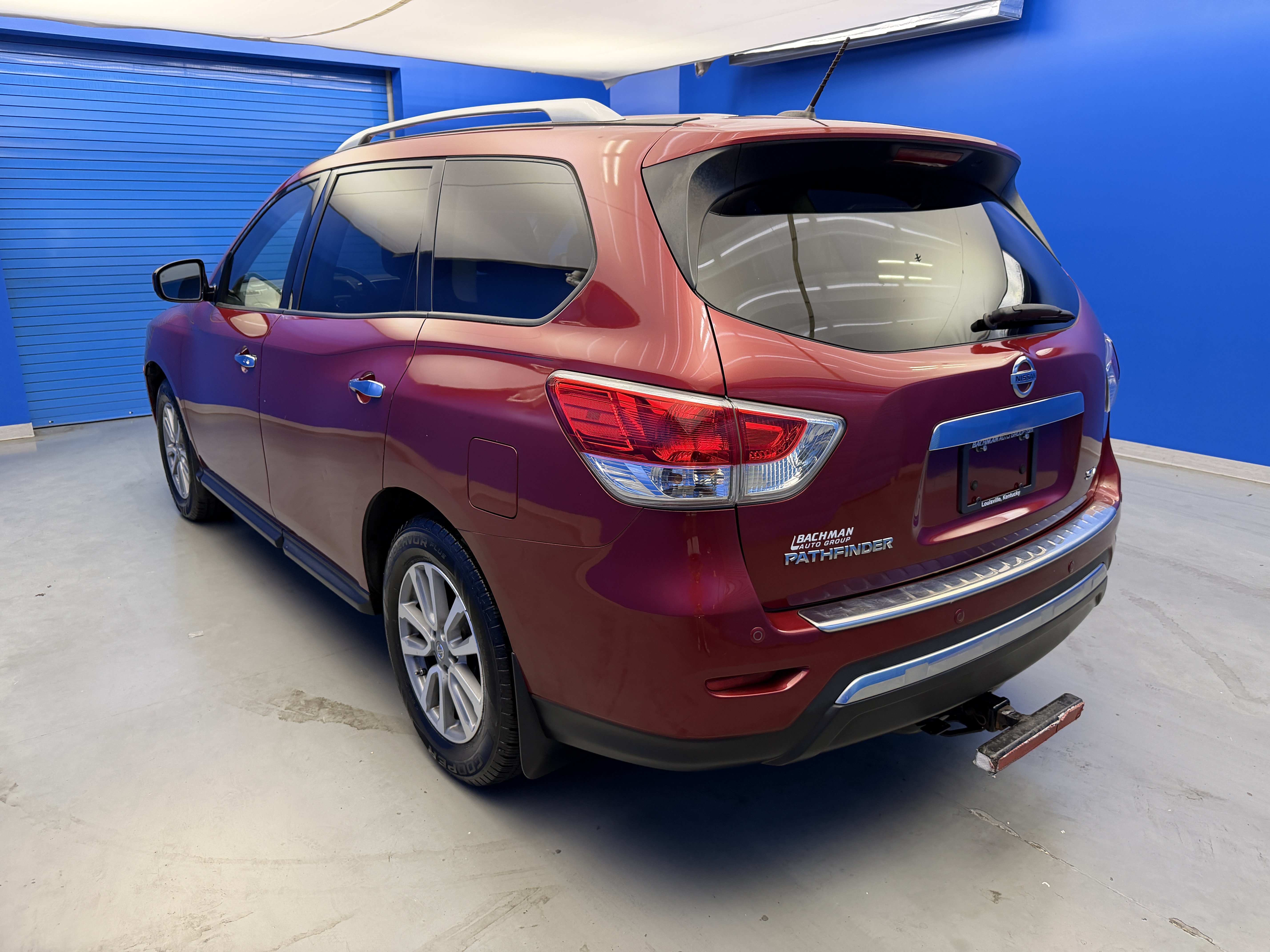 Used 2015 Nissan Pathfinder SV FWD image 5