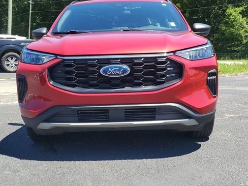 Used 2025 Ford Escape ST-Line FWD image 2