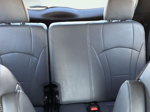 Used 2024 Buick Enclave Premium image 23