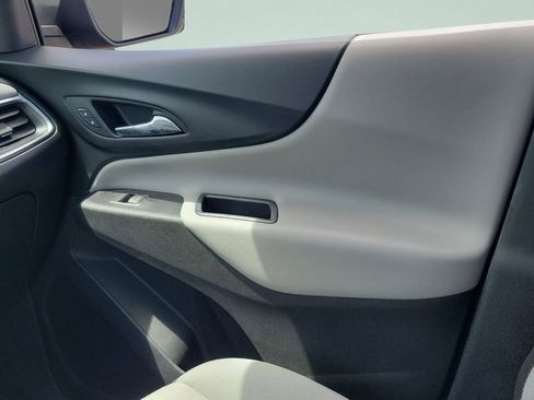 Used 2019 Chevrolet Equinox LS FWD image 16