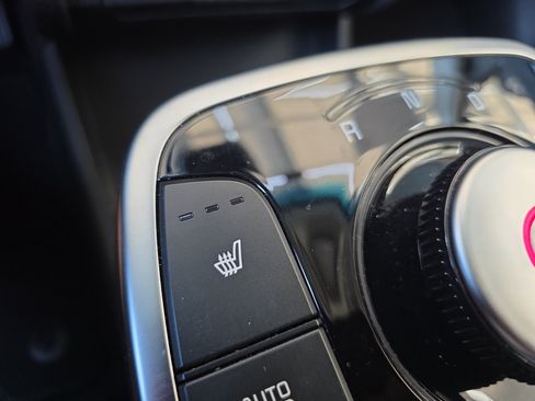 Certified 2022 Kia Niro EX FWD image 23