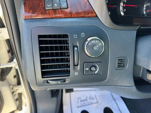 Used 2009 Cadillac DTS Limousine FWD image 45