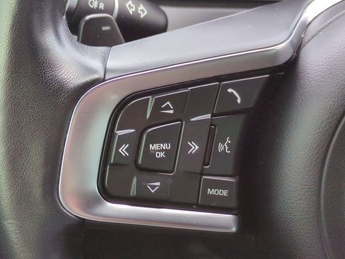 Used 2019 Jaguar E-PACE R-Dynamic HSE image 26