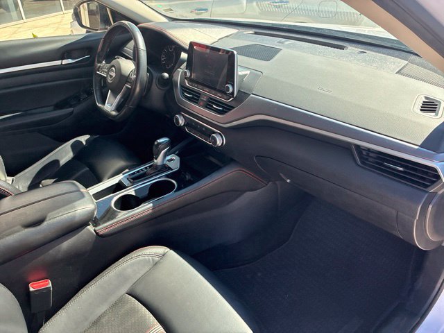 Used 2024 Nissan Altima 2.5 SR FWD image 12