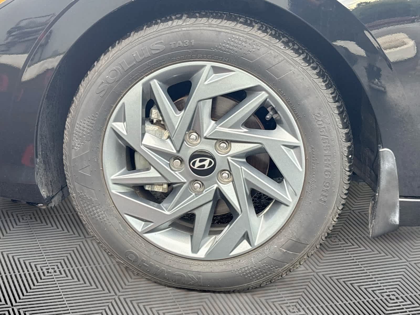 Used 2024 Hyundai Elantra SEL FWD image 30