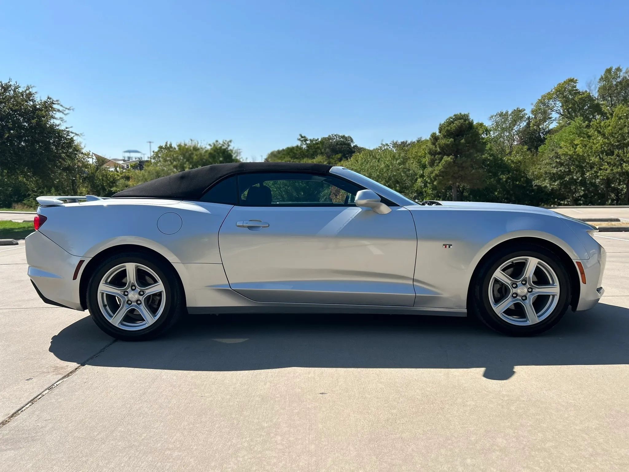 Used 2019 Chevrolet Camaro LT RWD image 6
