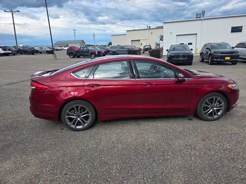Used 2017 Ford Fusion SE w/ Equipment Group 201A FWD image 6