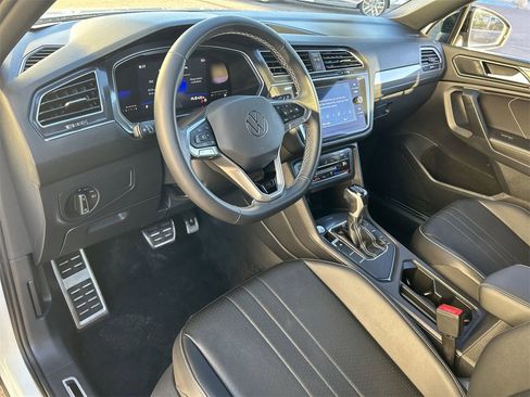 Certified 2023 Volkswagen Tiguan SE R-Line image 15