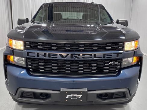Used 2020 Chevrolet Silverado 1500 Custom w/ Custom Value Package AWD/4WD image 2