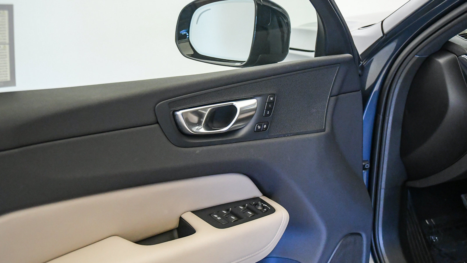 Certified 2026 Volvo XC60 B5 Plus AWD/4WD image 23