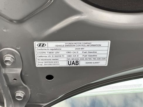 Certified 2025 Hyundai Elantra Sport image 41