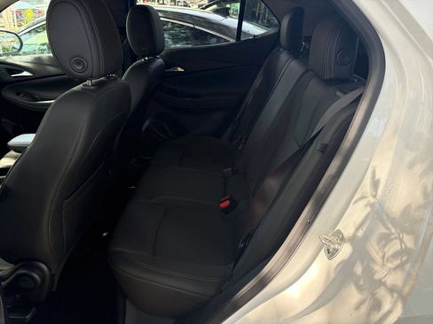Used 2025 Buick Encore GX Preferred FWD image 31