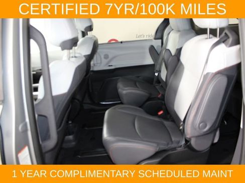 Used 2023 Toyota Sienna XSE AWD/4WD image 14