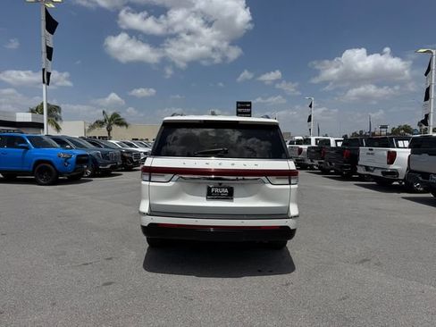 Used 2023 Lincoln Navigator Reserve AWD/4WD image 6
