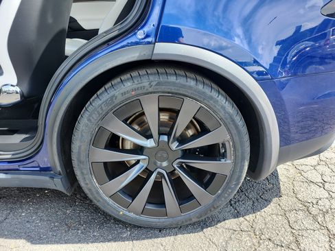 Used 2023 Tesla Model X AWD/4WD image 16