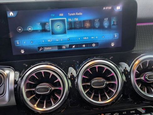 Certified 2022 Mercedes-Benz GLB 250 4MATIC image 13