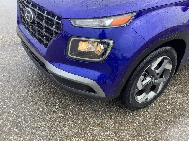 Certified 2025 Hyundai Venue SEL FWD image 33