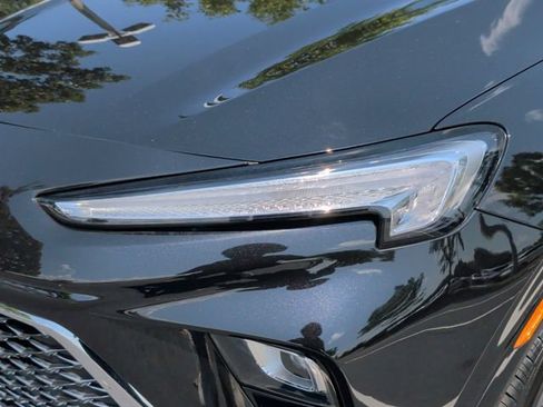 Used 2024 Buick Encore GX Avenir w/ Avenir Convenience Package FWD image 11