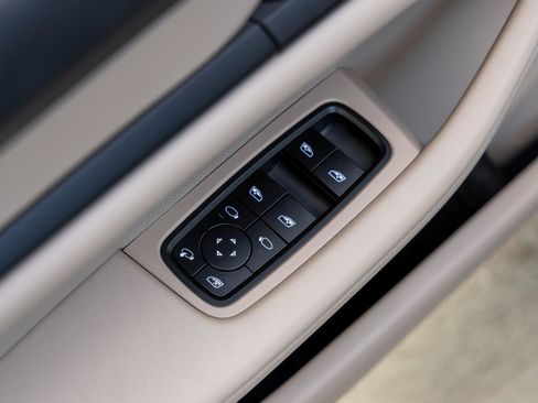 Certified 2024 Porsche Taycan 4 Cross Turismo image 22