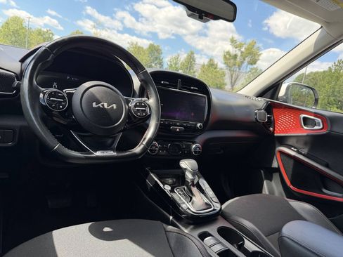 Used 2023 Kia Soul GT-Line w/ GT-Line Technology Package FWD image 22