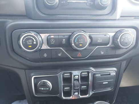 Used 2021 Jeep Gladiator Sport AWD/4WD image 24