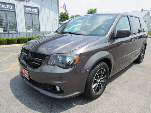 Used 2015 Dodge Grand Caravan SXT FWD image 1