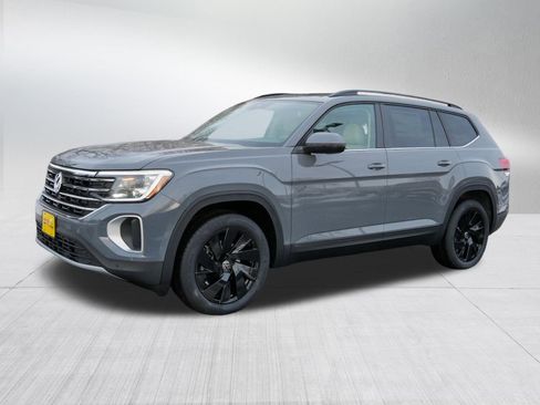 New 2026 Volkswagen Atlas SE image 2