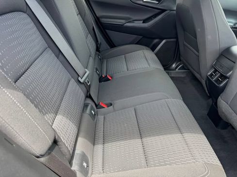 Used 2025 Chevrolet Equinox LT FWD image 9