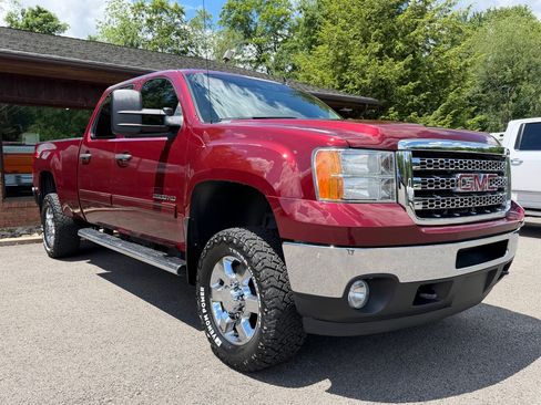 Used 2014 GMC Sierra 2500 SLE w/ SLE Preferred Package AWD/4WD image 6